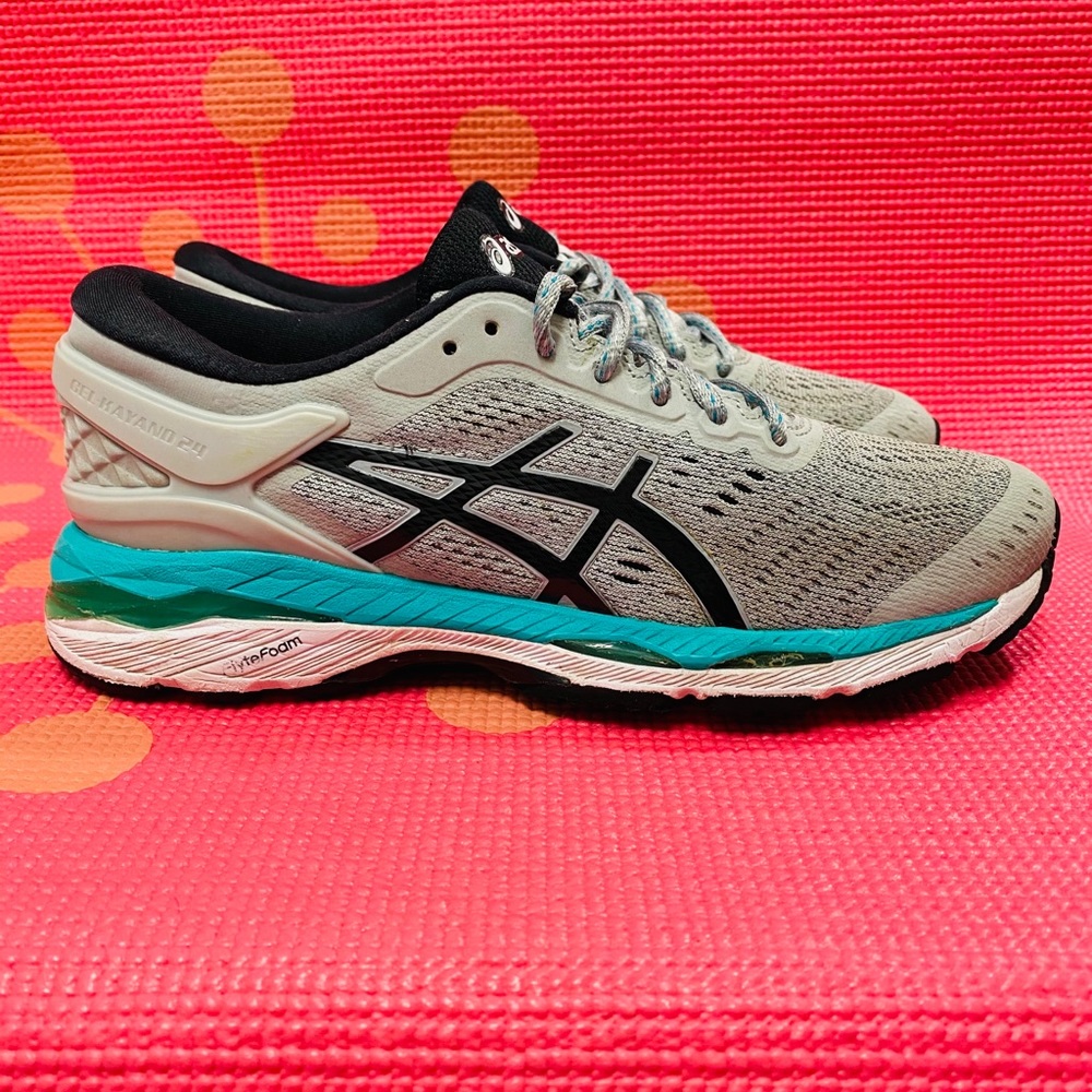 ASIC Gel Cayano 24 Women’s Gray US Sz 6.5